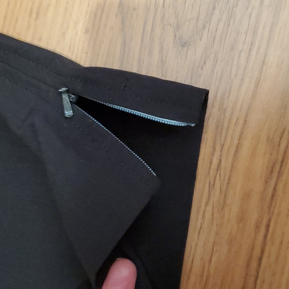 Nice casual pants by L.L.Bean - Picture 2 of 5